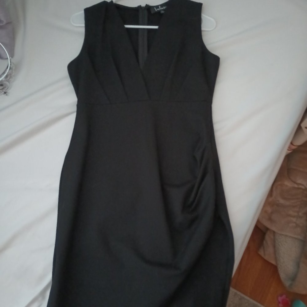 Black bodycon dress